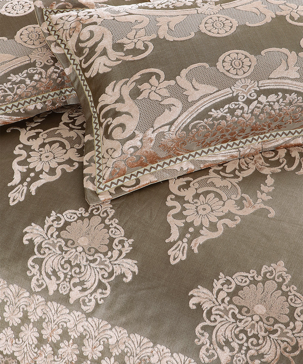 Aurelia Taupe Pearl Collection