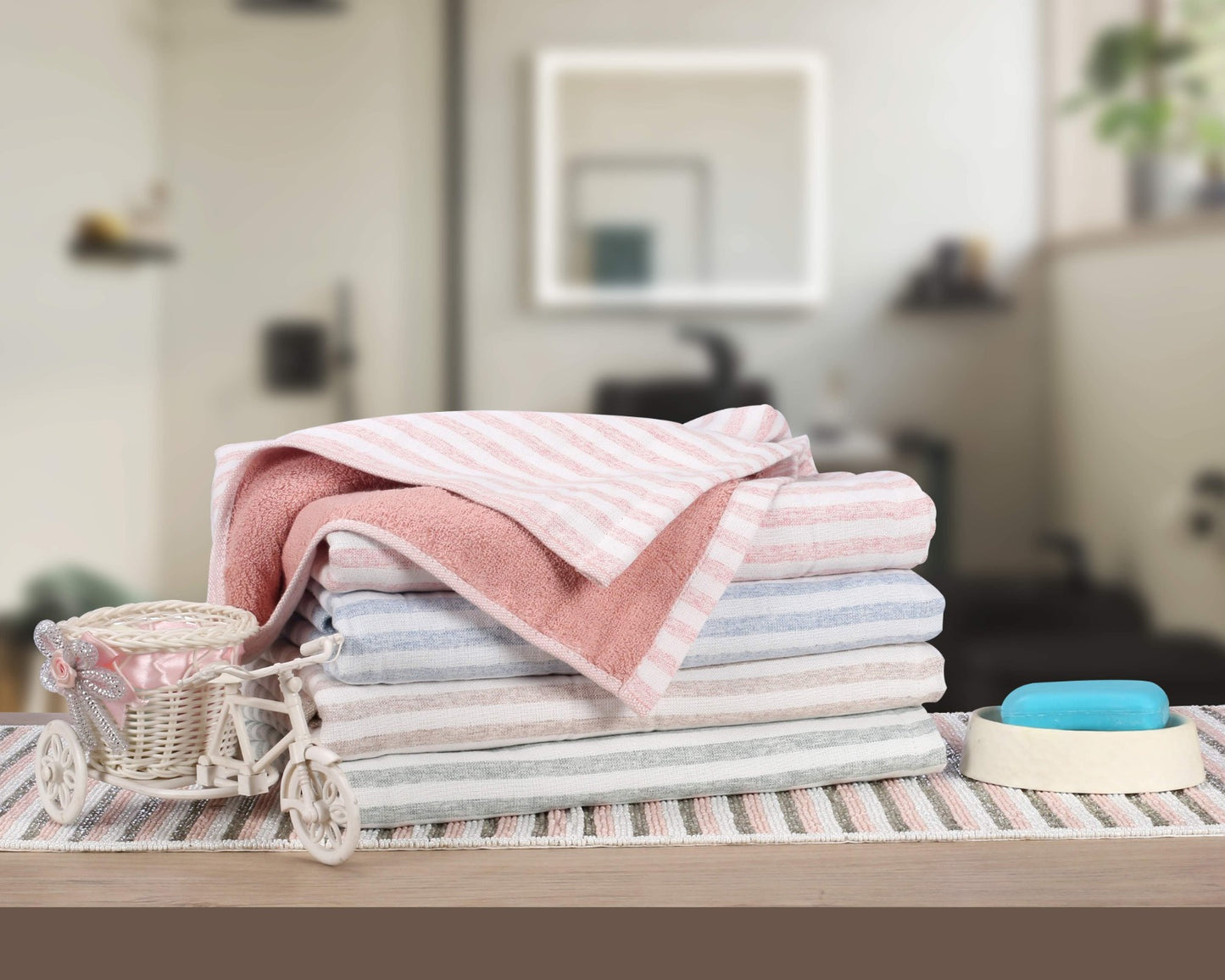 La Casa Serenity Stripe Towel Set