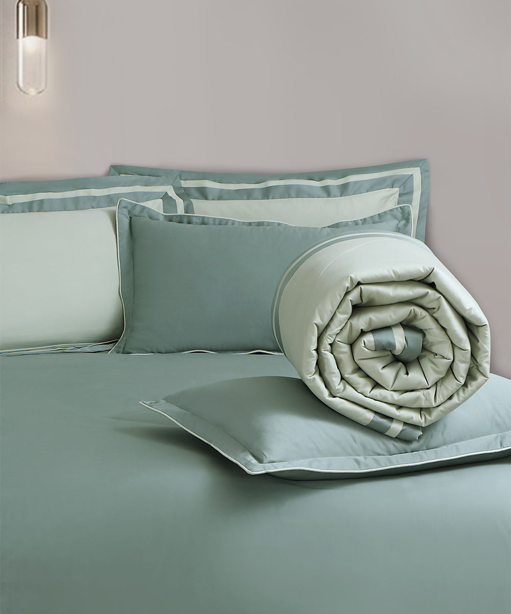 600 Thread Count Heritage Border – Mint Sage